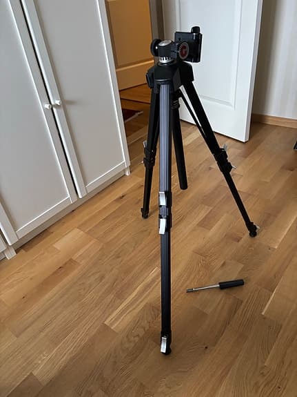 Stabilt kamerastativ med väska