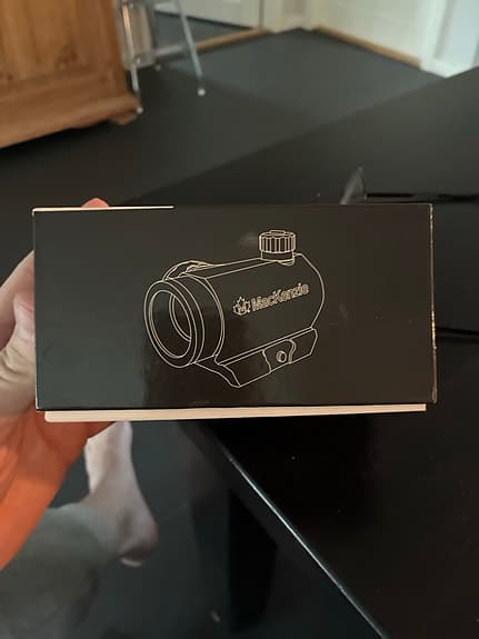 Mackenzie rödpunktsikte svart