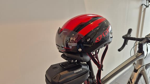 Hjälm, cykelskor samt glasögon