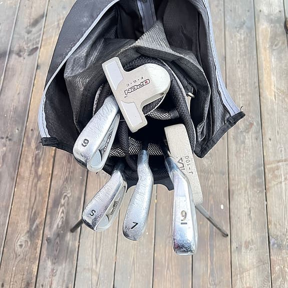 barn golfbag med klubbor