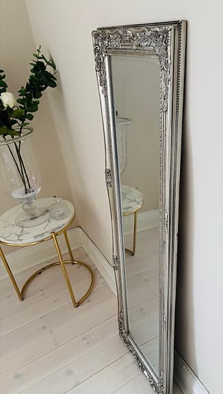 Spegel ram i silver a’la  Chabby Chic