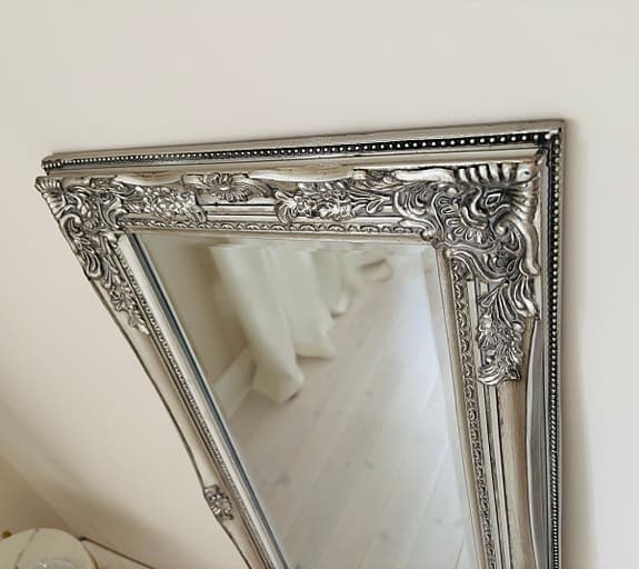 Spegel ram i silver a’la  Chabby Chic