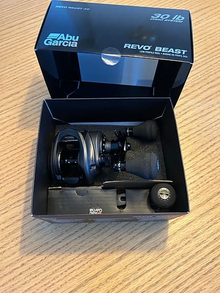 Abu Garcia Revo Beast 40 - HELT NY