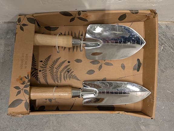 Handspadar trädgård metall med träskaft