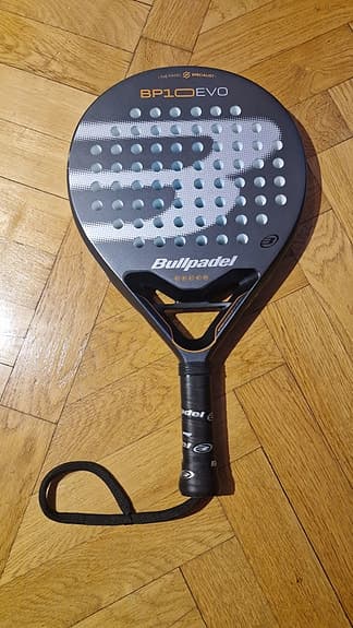 Bullpadel BP10 Evo padelracket svart
