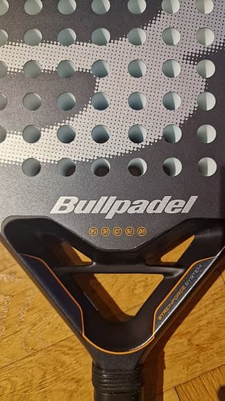 Bullpadel BP10 Evo padelracket svart