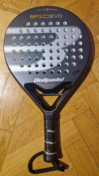 Bullpadel BP10 Evo padelracket svart