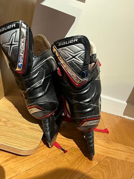 Bauer Vapor ishockeyskridskor storlek 38 svart röd