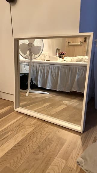 Spegel och sminkbelysning (Läs information)