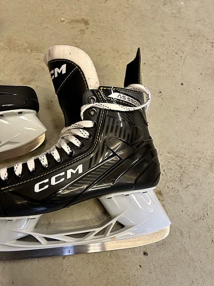 CCM skridskor storlek 45