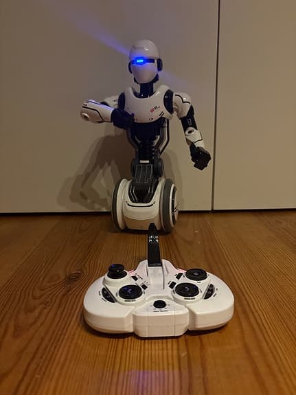 op 01 leksaks robot