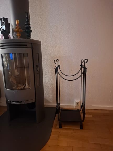 Eldstädsset svart metall