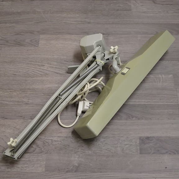 Skrivbordslampa, arbetslampa, LEDU Typ 251, med 2st 40cm långa lysrör, verkstad