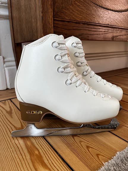 Konståkningsskridskor - Edea Tempo strl 220 i mycket fint skick