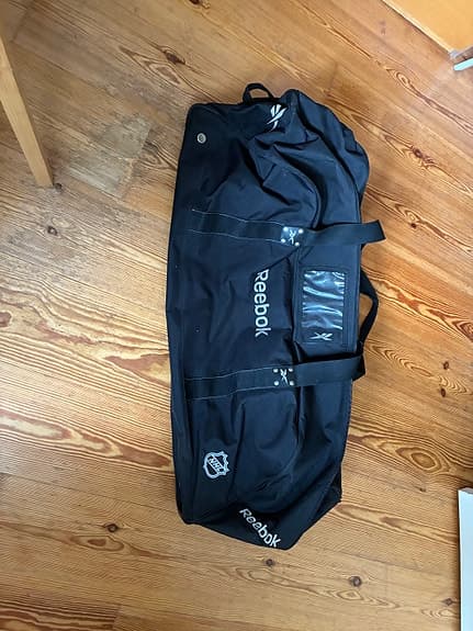 Reebok hockeybag med hjul svart