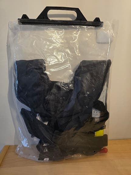 Lyxig Baltic Clipper flytväst 165 N automatisk 40-150 kg svart