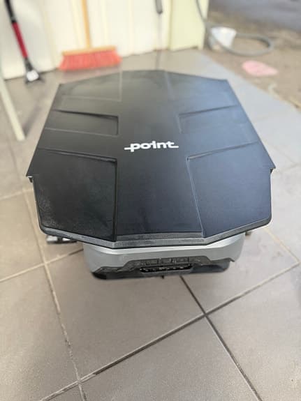 Robotgräsklippare inkl laddstation och garage (garanti till 2029)