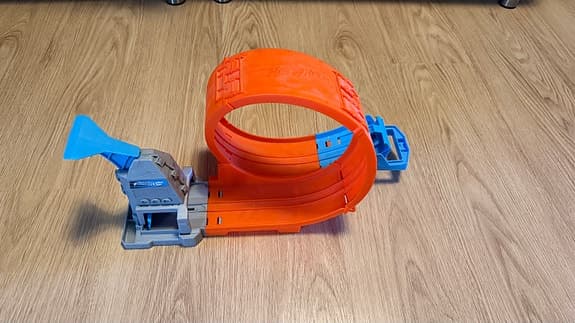 Hot Wheels Ultimate Garage/bilbana samt loop i bra skick.