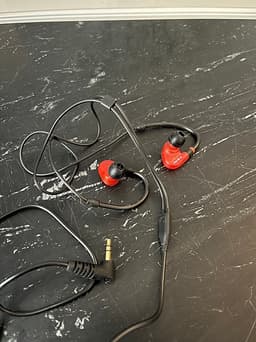 Sennheiser IE 100 PRO in-ear hörlurar röd