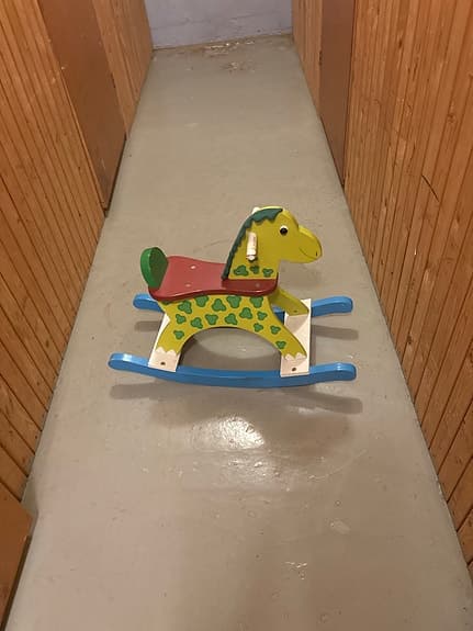 Bamse gunghäst trä flerfärgad