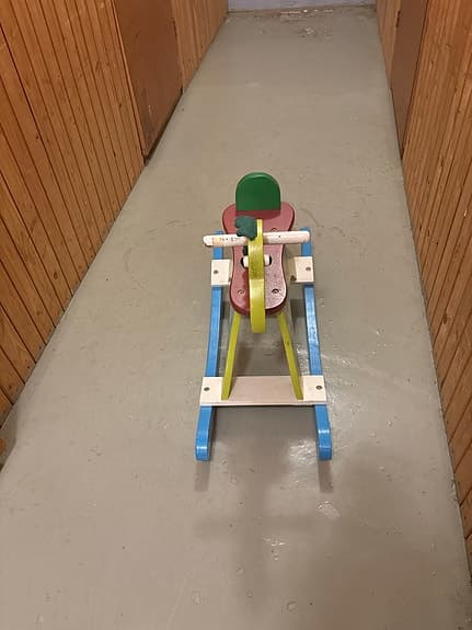 Bamse gunghäst trä flerfärgad