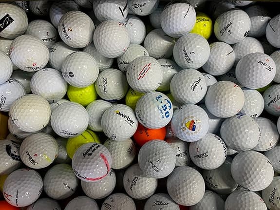 Titleist golfbollar. Blandade, men bra skick Minsta köp 50 st.