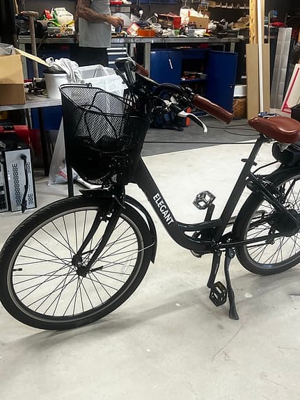 Elegant elcykel unisex 28" ramstorlek L svart