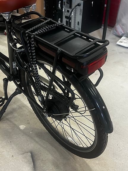 Elegant elcykel unisex 28" ramstorlek L svart