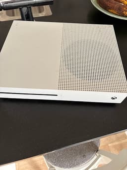 Microsoft Xbox One S spelkonsol vit