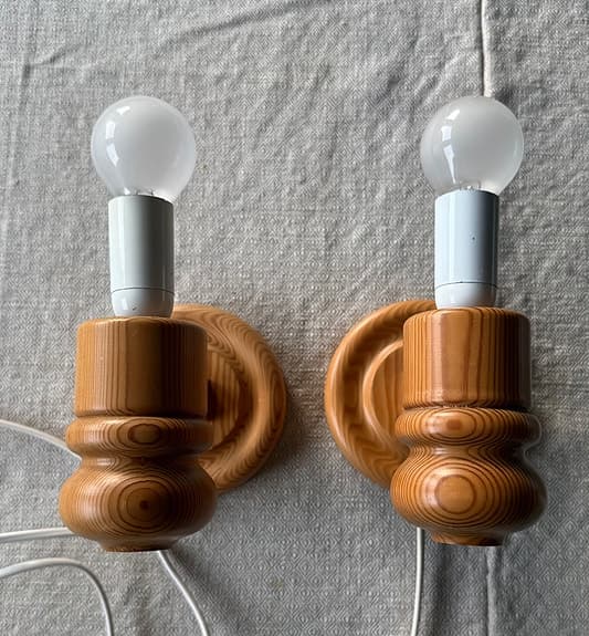 Solbackens svarveri - Vägglampor - furu - 1461 - 1 par - 70-tal  - Retro