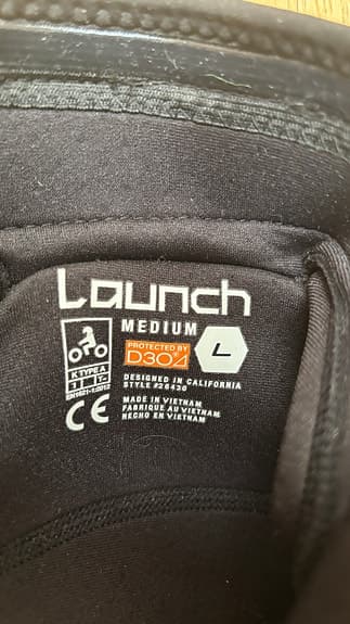 Fox Launch knäskydd medium svart