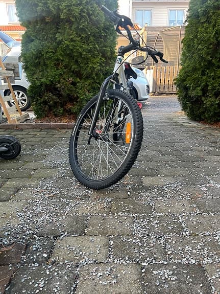 Barncykel 24" vit med växlar