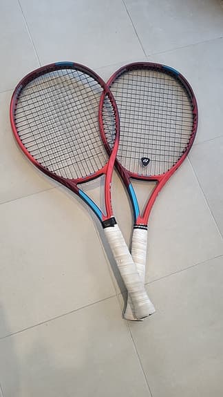 Yonex VCORE 100L (tango red)