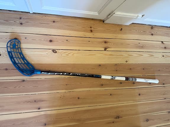 Hype 27 innebandyklubba 96 cm blå - Right round