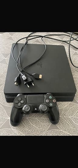 Sony Playstation 4 spelkonsol svart med handkontroll