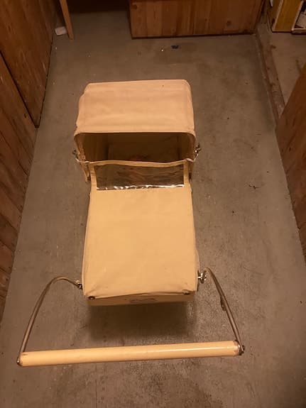 Dockvagn vintage antikgul