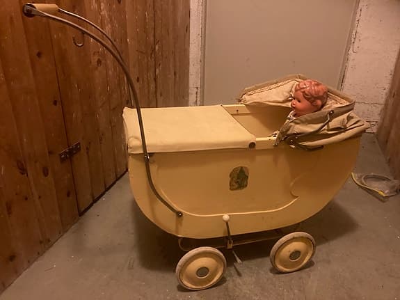 Dockvagn vintage antikgul