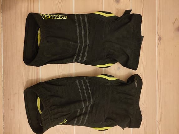 Alpinestars Paragon Plus knä- och armbågsskydd i storlek L