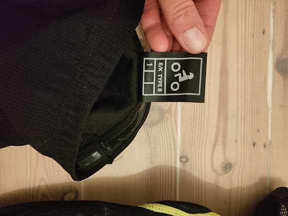 Alpinestars Paragon Plus knä- och armbågsskydd i storlek L