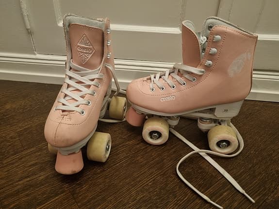 Rosa rullskridskor barn storlek 35