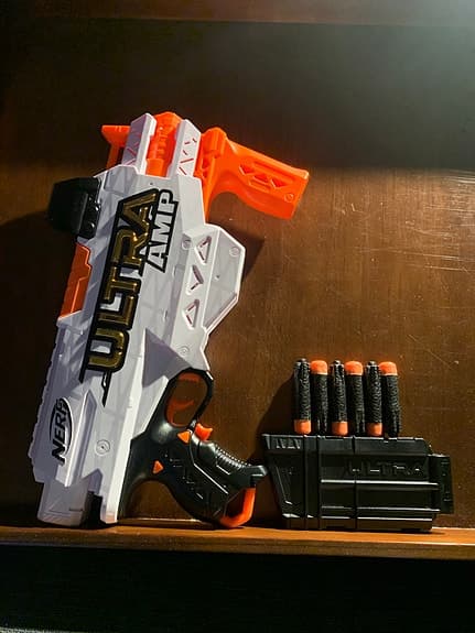 Nerf Ultra Amp leksakspistol vit orange
