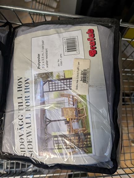 Paviljong väggar grå