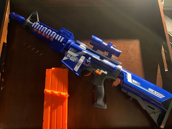 Inte Nerf leksaksgevär blå plast