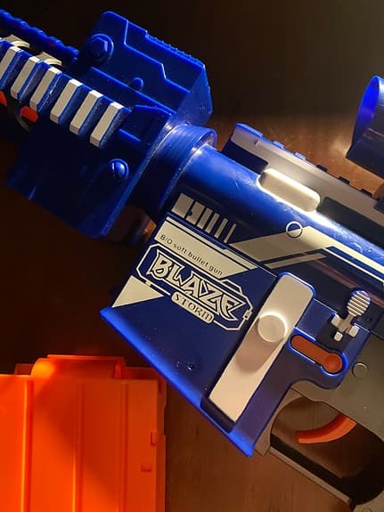 Inte Nerf leksaksgevär blå plast