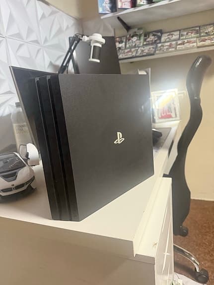 Sony Playstation 4 Pro spelkonsol svart