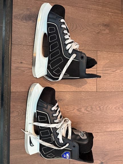 Ishockeyskridskor herr storlek 43 svart