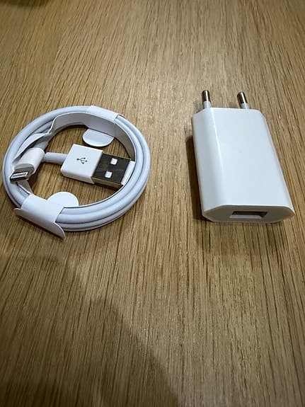 Komplett Apple laddare vit