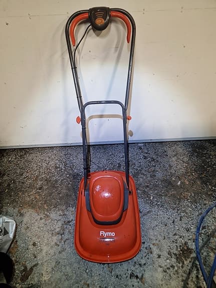 Flymo gräsklippare