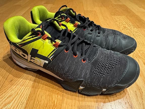 Babolat padelskor i väldigt bra skick!! Strl 44