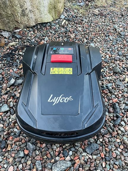 Lyfco E1200 robotgräsklippare
